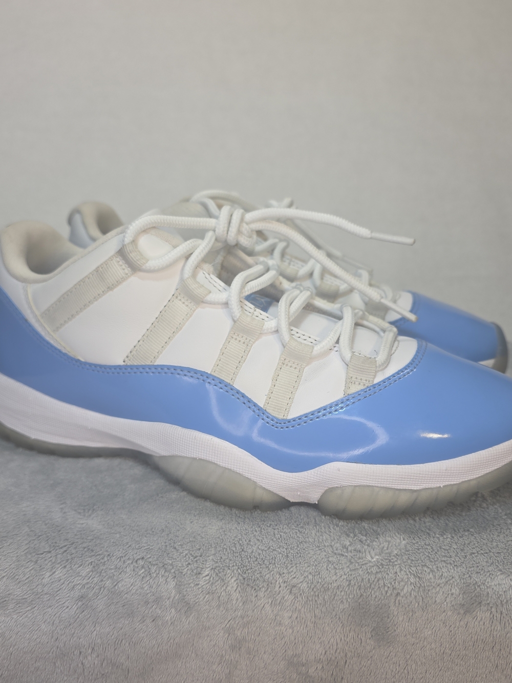 Jordan 11 Retro Low UNC in White and University Blue #64